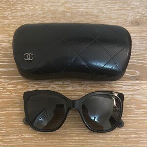 CHANEL Black Sunglasses with Quilted Case Authentic